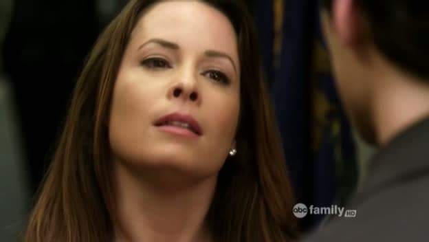 Charmed-Online_dot_net-PrettyLittleLiars-212OverMyDead_Body00069.jpg
