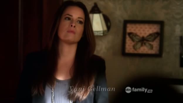 Charmed-Online_dot_net-PrettyLittleLiars-215AHotPieceOfA00037.jpg