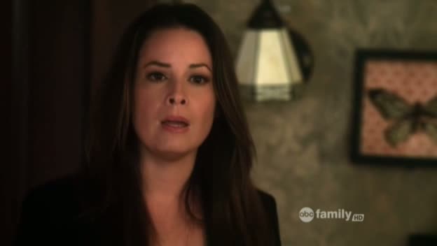 Charmed-Online_dot_net-PrettyLittleLiars-215AHotPieceOfA00050.jpg