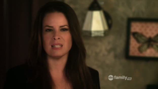 Charmed-Online_dot_net-PrettyLittleLiars-215AHotPieceOfA00060.jpg