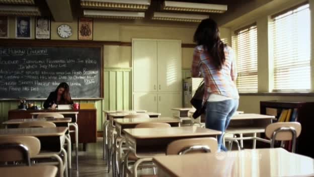 Charmed-Online_dot_net-PrettyLittleLiars-215AHotPieceOfA00100.jpg