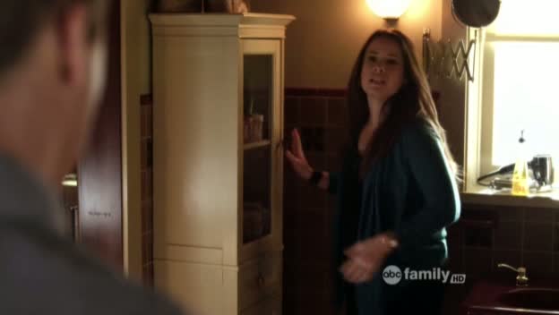 Charmed-Online_dot_net-PrettyLittleLiars-215AHotPieceOfA00128.jpg