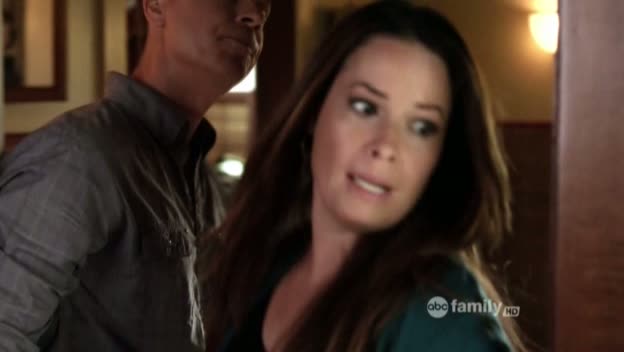 Charmed-Online_dot_net-PrettyLittleLiars-215AHotPieceOfA00138.jpg