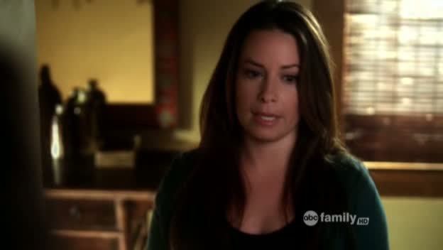 Charmed-Online_dot_net-PrettyLittleLiars-215AHotPieceOfA00144.jpg