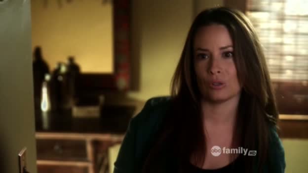 Charmed-Online_dot_net-PrettyLittleLiars-215AHotPieceOfA00145.jpg