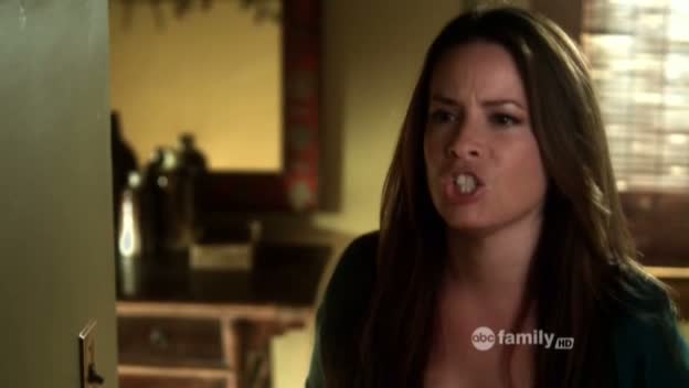 Charmed-Online_dot_net-PrettyLittleLiars-215AHotPieceOfA00150.jpg