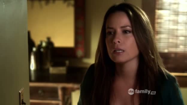 Charmed-Online_dot_net-PrettyLittleLiars-215AHotPieceOfA00159.jpg