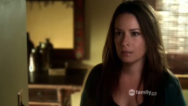 Charmed-Online_dot_net-PrettyLittleLiars-215AHotPieceOfA00174.jpg