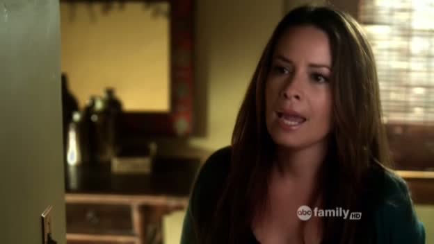 Charmed-Online_dot_net-PrettyLittleLiars-215AHotPieceOfA00177.jpg