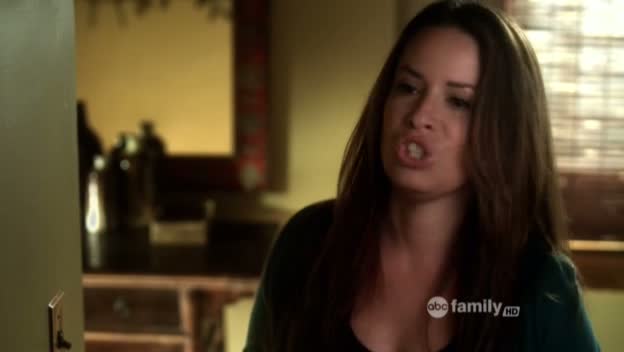 Charmed-Online_dot_net-PrettyLittleLiars-215AHotPieceOfA00181.jpg