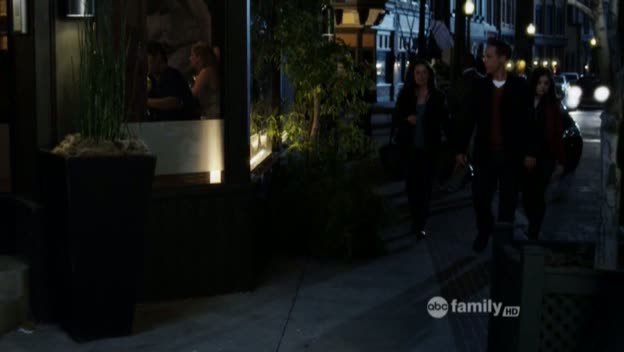 Charmed-Online_dot_net-PrettyLittleLiars-215AHotPieceOfA00184.jpg