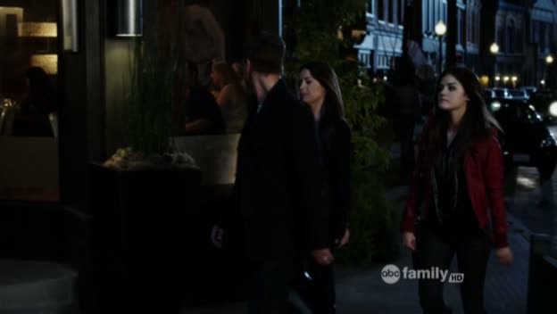 Charmed-Online_dot_net-PrettyLittleLiars-215AHotPieceOfA00187.jpg