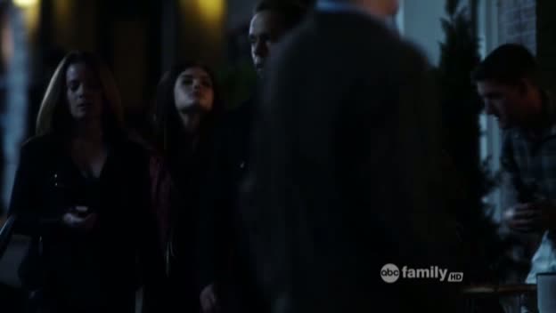 Charmed-Online_dot_net-PrettyLittleLiars-215AHotPieceOfA00209.jpg
