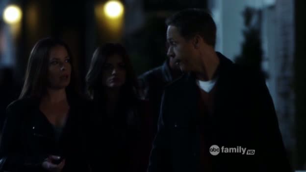Charmed-Online_dot_net-PrettyLittleLiars-215AHotPieceOfA00212.jpg