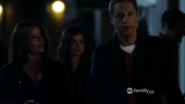 Charmed-Online_dot_net-PrettyLittleLiars-215AHotPieceOfA00213.jpg