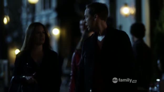 Charmed-Online_dot_net-PrettyLittleLiars-215AHotPieceOfA00215.jpg
