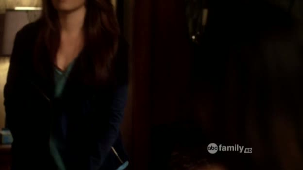 Charmed-Online_dot_net-PrettyLittleLiars-215AHotPieceOfA00250.jpg