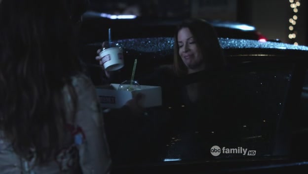 Charmed-Online_dot_net-PrettyLittleLiars-217TheBlondeLeadingTheBlind0124.jpg