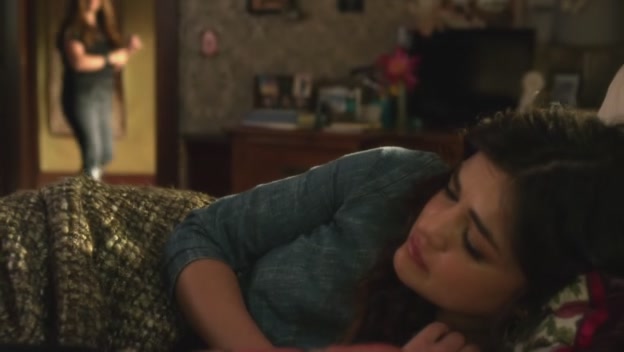 Charmed-Online_dot_net-PrettyLittleLiars-221BreakingTheCode0087.jpg