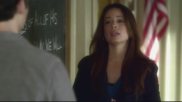 Charmed-Online_dot_net-PrettyLittleLiars-3x02BloodIsTheNewBlack2307.jpg