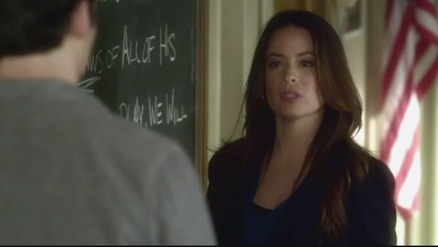 Charmed-Online_dot_net-PrettyLittleLiars-3x02BloodIsTheNewBlack2319.jpg