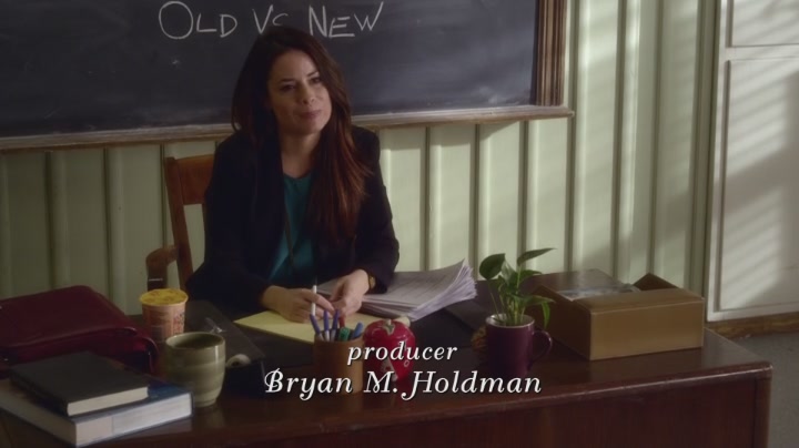 Charmed-Online_dot_net-PrettyLittleLiars-304BirdsOfAFeather0240.jpg