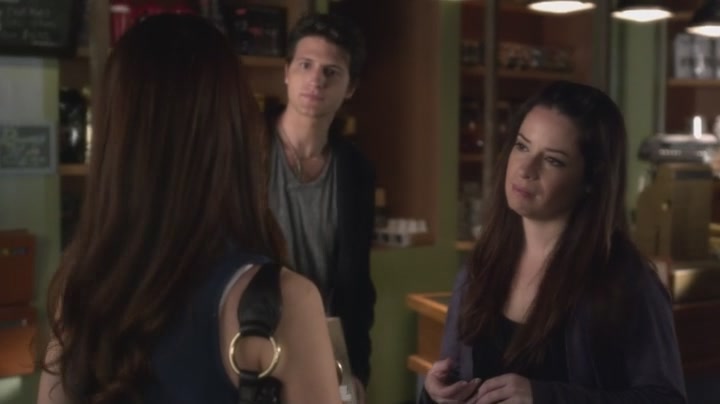 Charmed-Online_dot_net-PrettyLittleLiars-304BirdsOfAFeather1112.jpg