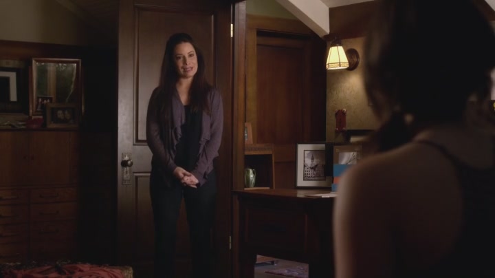 Charmed-Online_dot_net-PrettyLittleLiars-304BirdsOfAFeather2060.jpg
