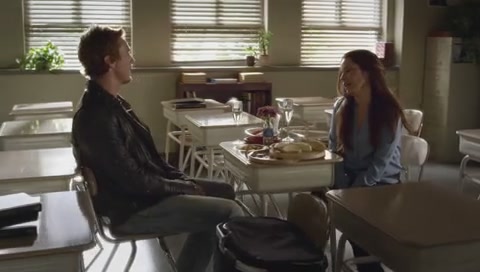 Charmed-Online-dot-net_PrettyLittleLiars-3x10WhatLiesBeneath0423.jpg
