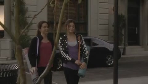 Charmed-Online-dot-net_PrettyLittleLiars-3x10WhatLiesBeneath1514.jpg