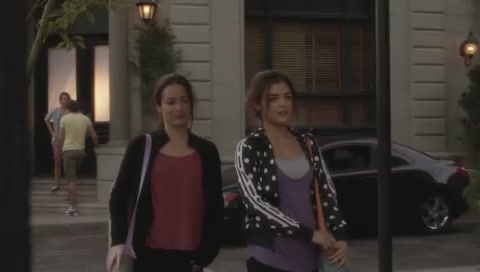 Charmed-Online-dot-net_PrettyLittleLiars-3x10WhatLiesBeneath1516.jpg