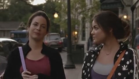 Charmed-Online-dot-net_PrettyLittleLiars-3x10WhatLiesBeneath1533.jpg