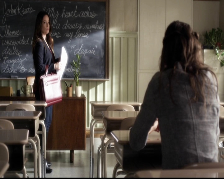 LucyHale-dot-nl_PrettyLittleLiars-3x20HotWater0687.jpg