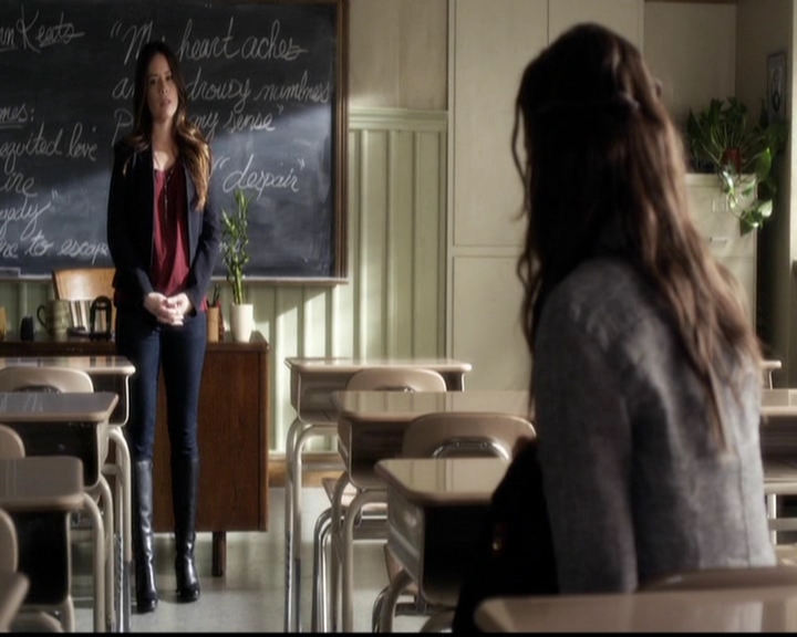 LucyHale-dot-nl_PrettyLittleLiars-3x20HotWater0699.jpg