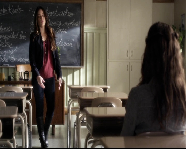 LucyHale-dot-nl_PrettyLittleLiars-3x20HotWater0711.jpg