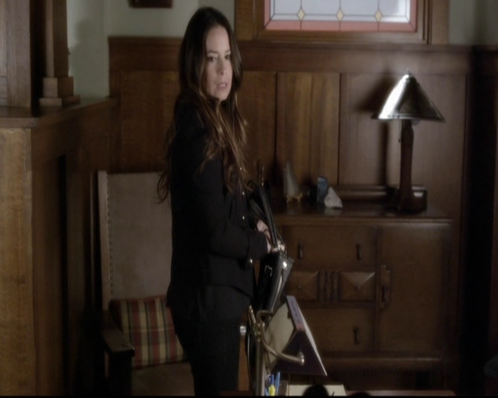 LucyHale-dot-nl_PrettyLittleLiars-3x21OutOfSightOutOfMind0833.jpg