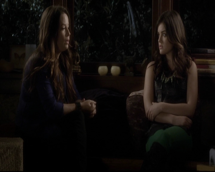 LucyHale-dot-nl_PrettyLittleLiars-3x21OutOfSightOutOfMind1734.jpg