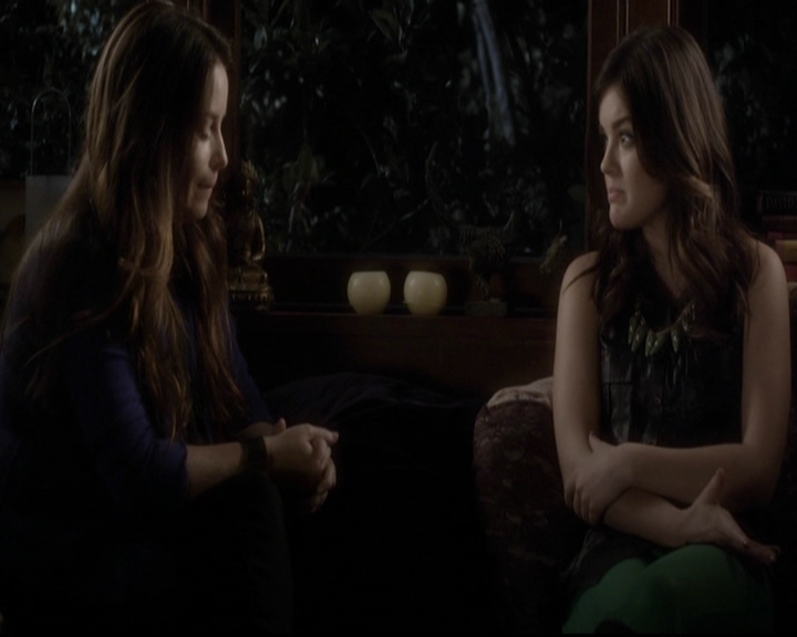 LucyHale-dot-nl_PrettyLittleLiars-3x21OutOfSightOutOfMind1746.jpg