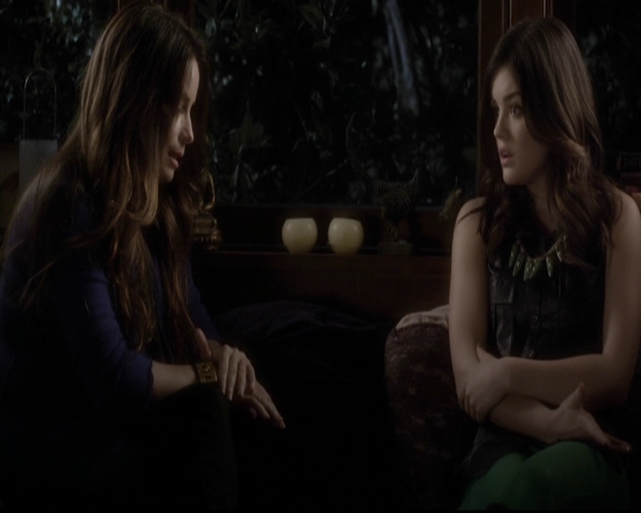 LucyHale-dot-nl_PrettyLittleLiars-3x21OutOfSightOutOfMind1748.jpg