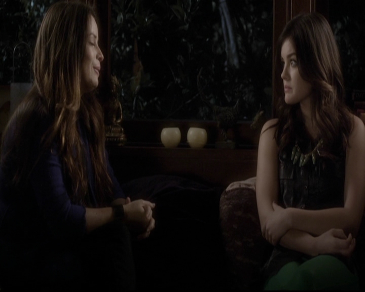 LucyHale-dot-nl_PrettyLittleLiars-3x21OutOfSightOutOfMind1750.jpg