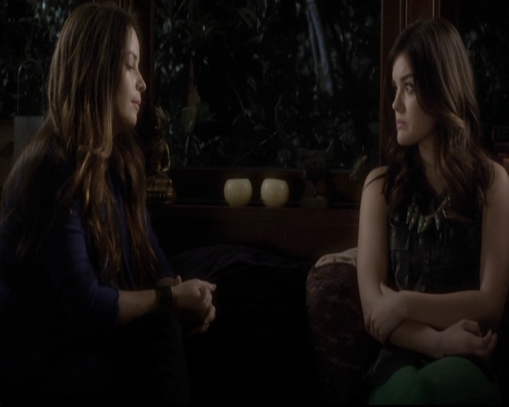 LucyHale-dot-nl_PrettyLittleLiars-3x21OutOfSightOutOfMind1751.jpg