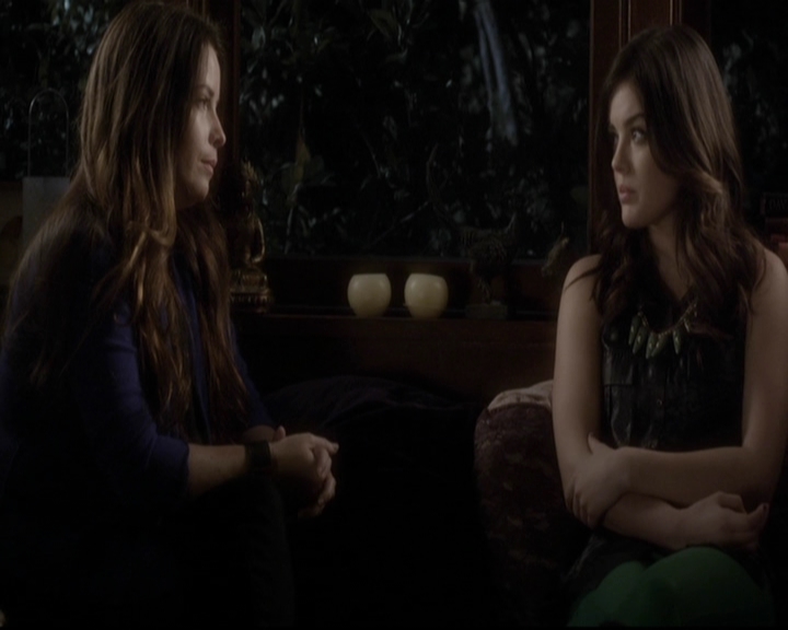 LucyHale-dot-nl_PrettyLittleLiars-3x21OutOfSightOutOfMind1754.jpg