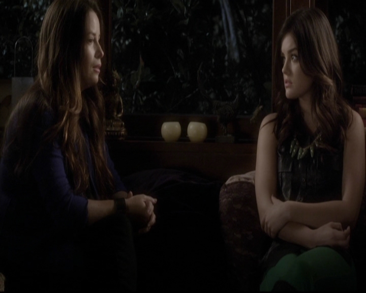 LucyHale-dot-nl_PrettyLittleLiars-3x21OutOfSightOutOfMind1757.jpg