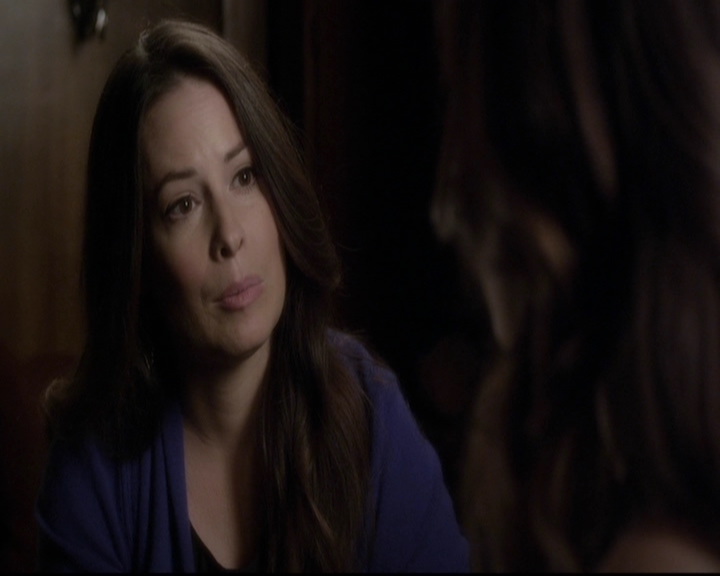 LucyHale-dot-nl_PrettyLittleLiars-3x21OutOfSightOutOfMind1811.jpg