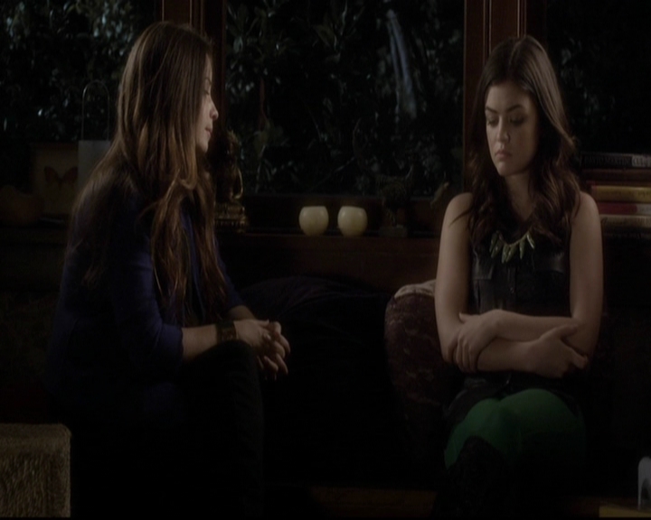 LucyHale-dot-nl_PrettyLittleLiars-3x21OutOfSightOutOfMind1818.jpg