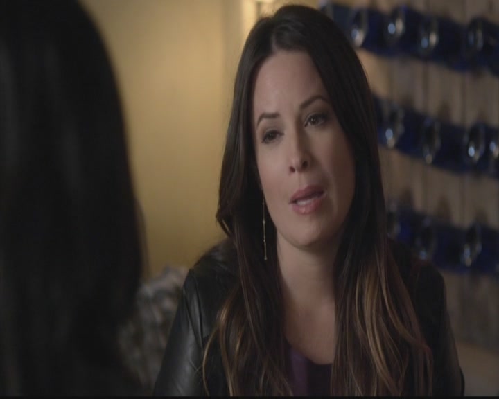 LucyHale-dot-nl_PrettyLittleLiars-4x03CatsCradle2078.jpg
