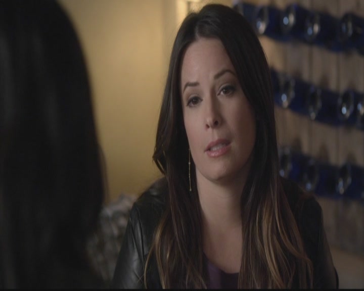 LucyHale-dot-nl_PrettyLittleLiars-4x03CatsCradle2079.jpg