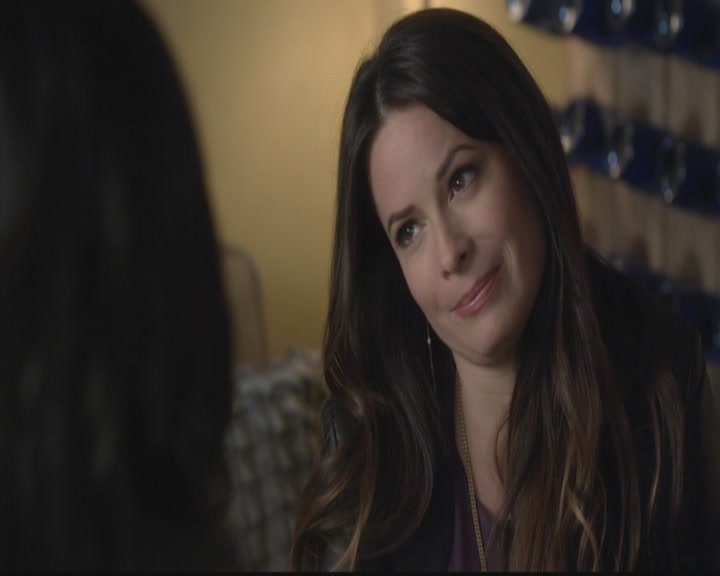 LucyHale-dot-nl_PrettyLittleLiars-4x03CatsCradle2113.jpg