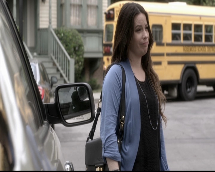 LucyHale-dot-nl_PrettyLittleLiars-4x05GammaZetaDie0486.jpg