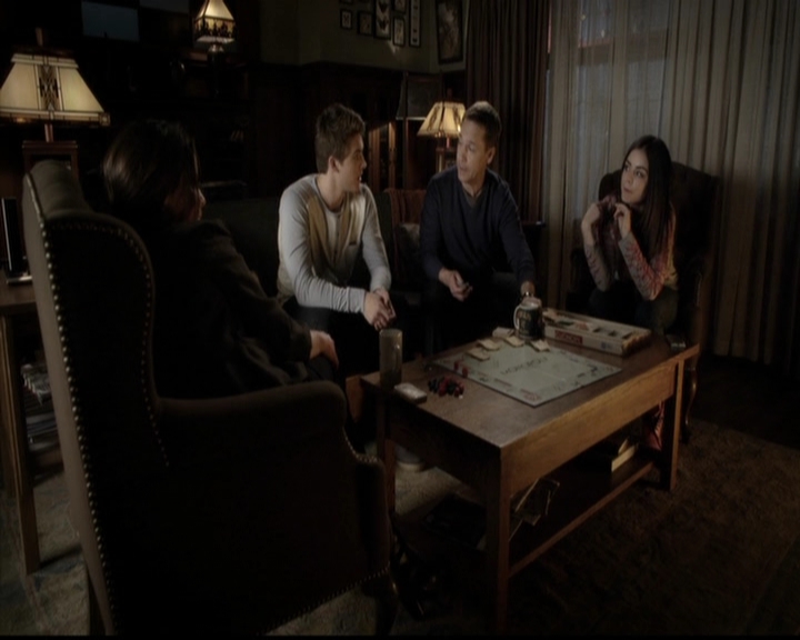 LucyHale-dot-nl_PrettyLittleLiars-4x05GammaZetaDie2046.jpg